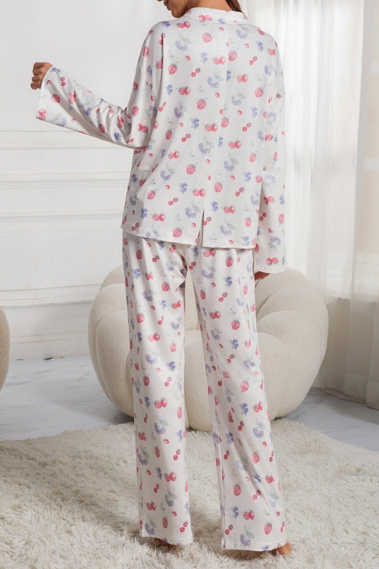 Ensemble pyjama à manches longues et jambe large avec chemise blanche à imprimé fruit 