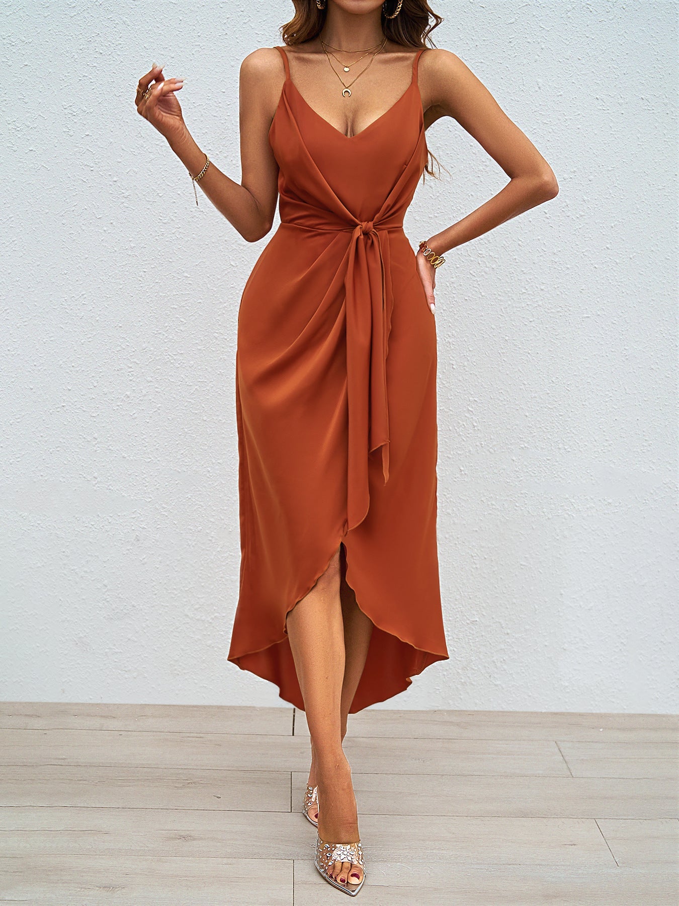 Robe mi-longue asymétrique de couleur unie 