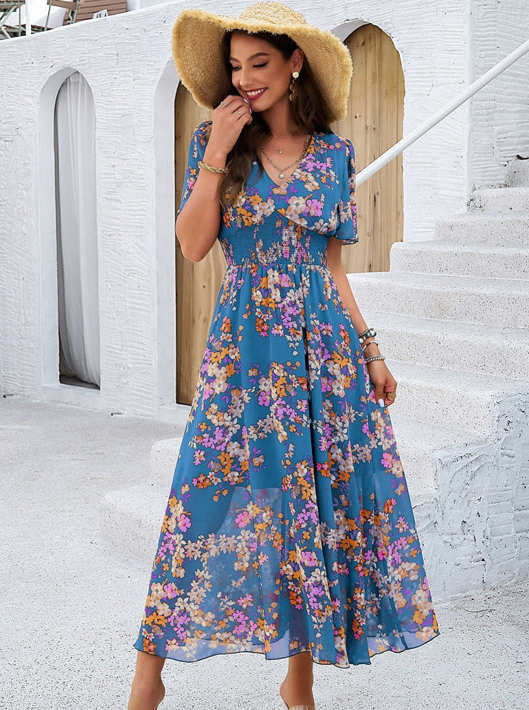 Robe à manches courtes et col en V à imprimé floral bleu 