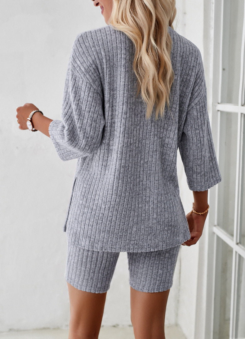 Ensemble chemise et short en tricot gris à manches longues 