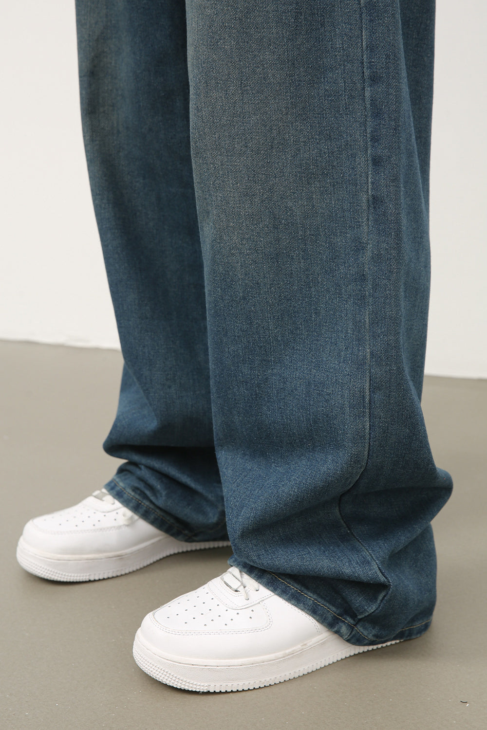 Men's Vintage Wide-Leg Jeans